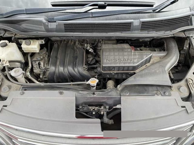 2015 Nissan Serena thumbnail
