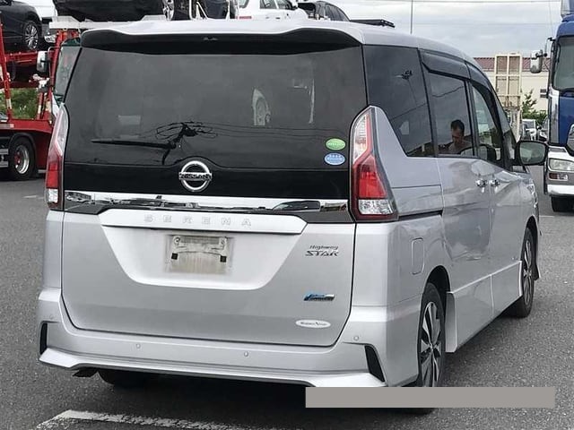 2018 Nissan Serena thumbnail