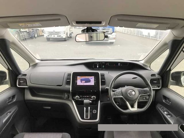 2018 Nissan Serena thumbnail