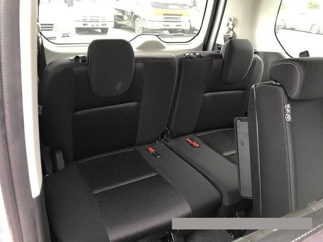 2018 Nissan Serena thumbnail