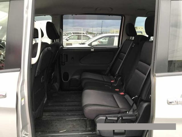 2018 Nissan Serena thumbnail