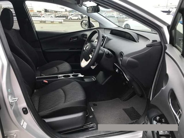 2018 Toyota Prius thumbnail