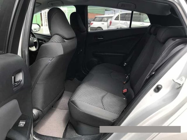 2018 Toyota Prius thumbnail