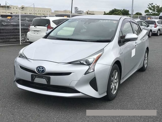 2018 Toyota Prius thumbnail