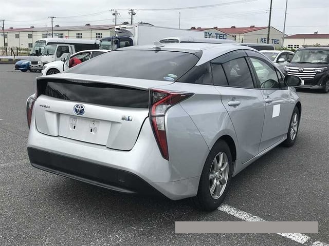 2018 Toyota Prius thumbnail