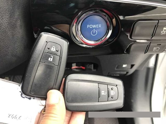 2018 Toyota Prius thumbnail