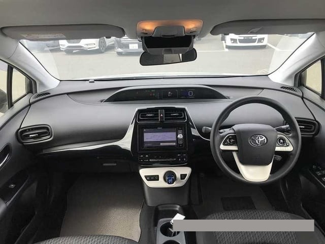 2018 Toyota Prius thumbnail