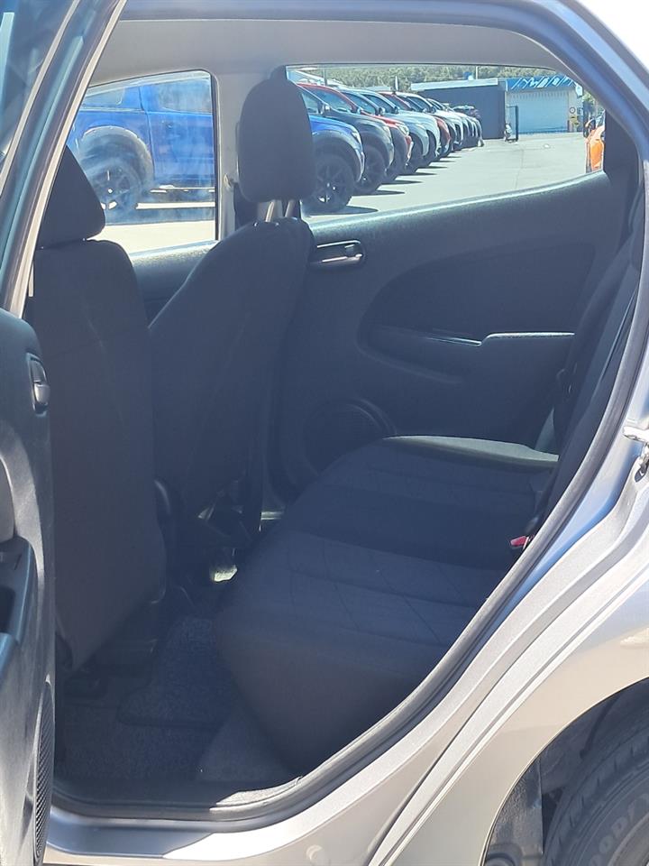 2012 Mazda Demio thumbnail