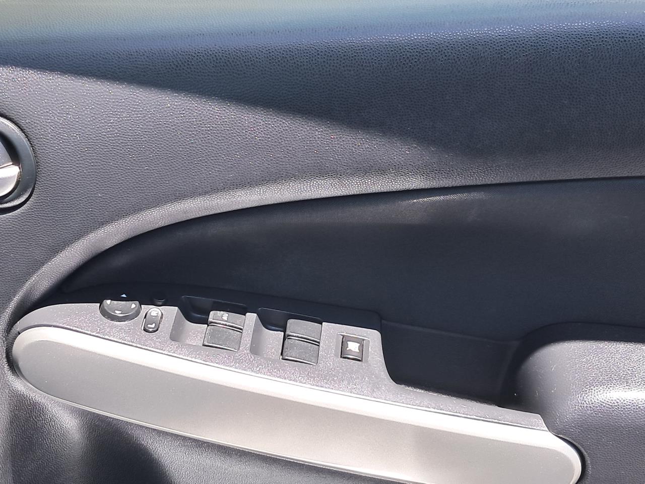 2012 Mazda Demio thumbnail