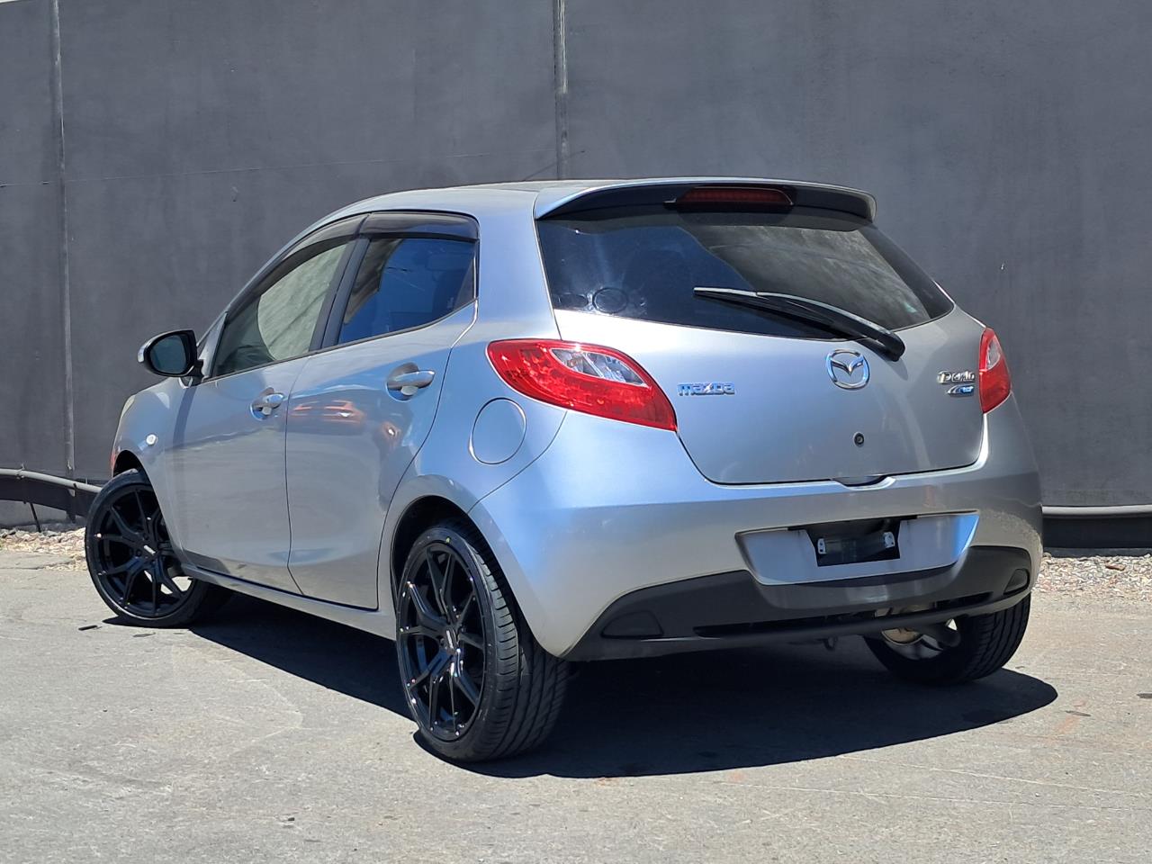 2012 Mazda Demio thumbnail