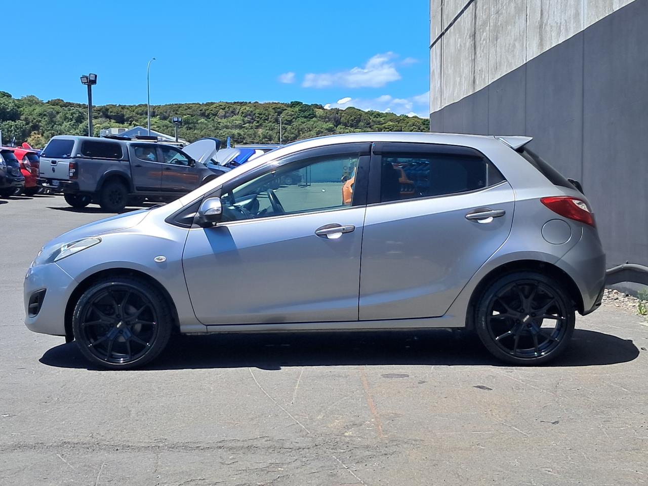 2012 Mazda Demio thumbnail