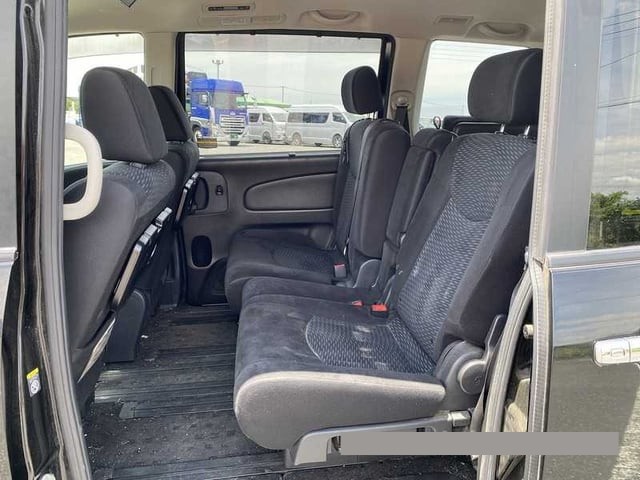 2014 Nissan Serena thumbnail