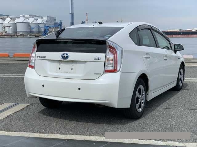 2014 Toyota Prius thumbnail