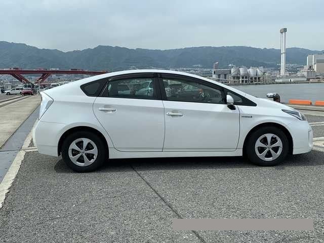 2014 Toyota Prius thumbnail