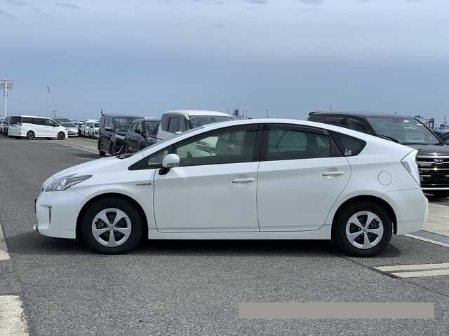 2014 Toyota Prius thumbnail