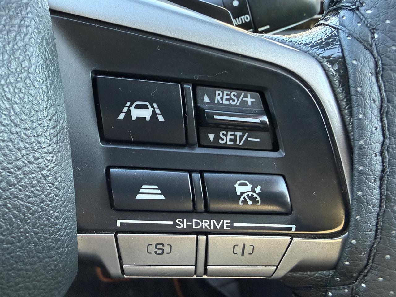2015 Subaru XV thumbnail