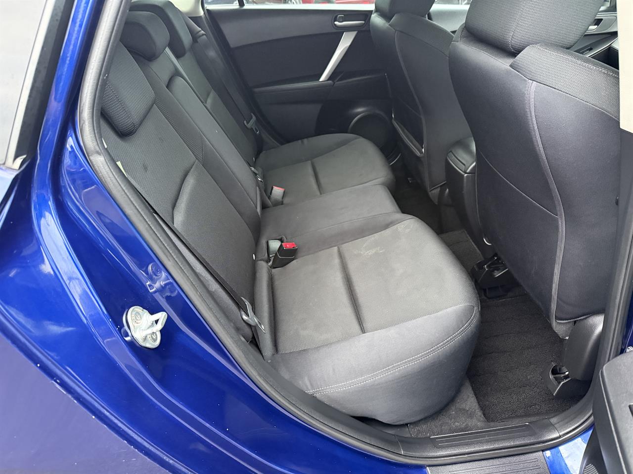 2009 Mazda Axela thumbnail