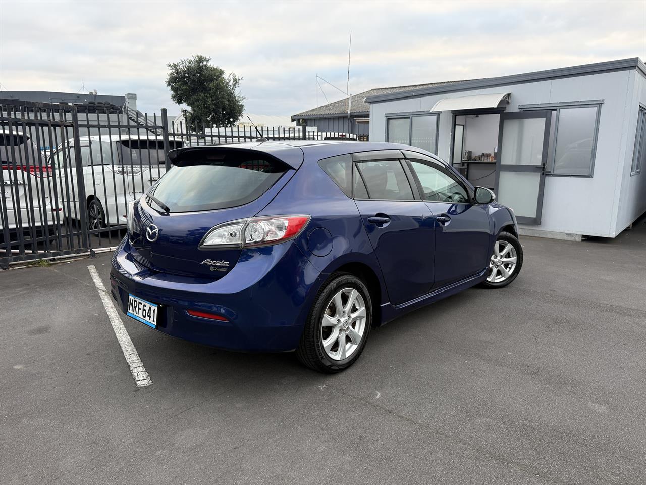 2009 Mazda Axela thumbnail