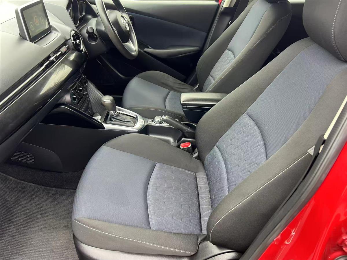2015 Mazda Demio thumbnail