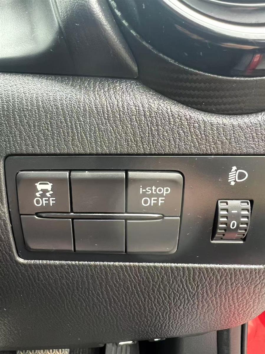 2015 Mazda Demio thumbnail