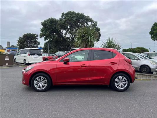 2015 Mazda Demio thumbnail