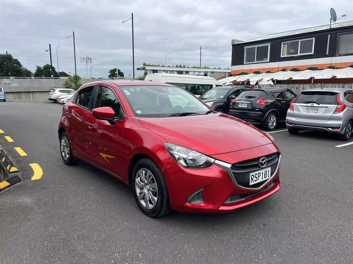 2015 Mazda Demio thumbnail