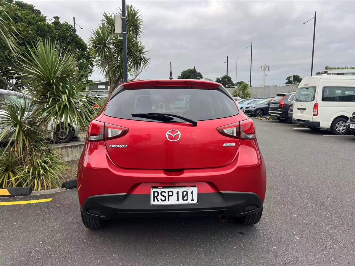 2015 Mazda Demio thumbnail