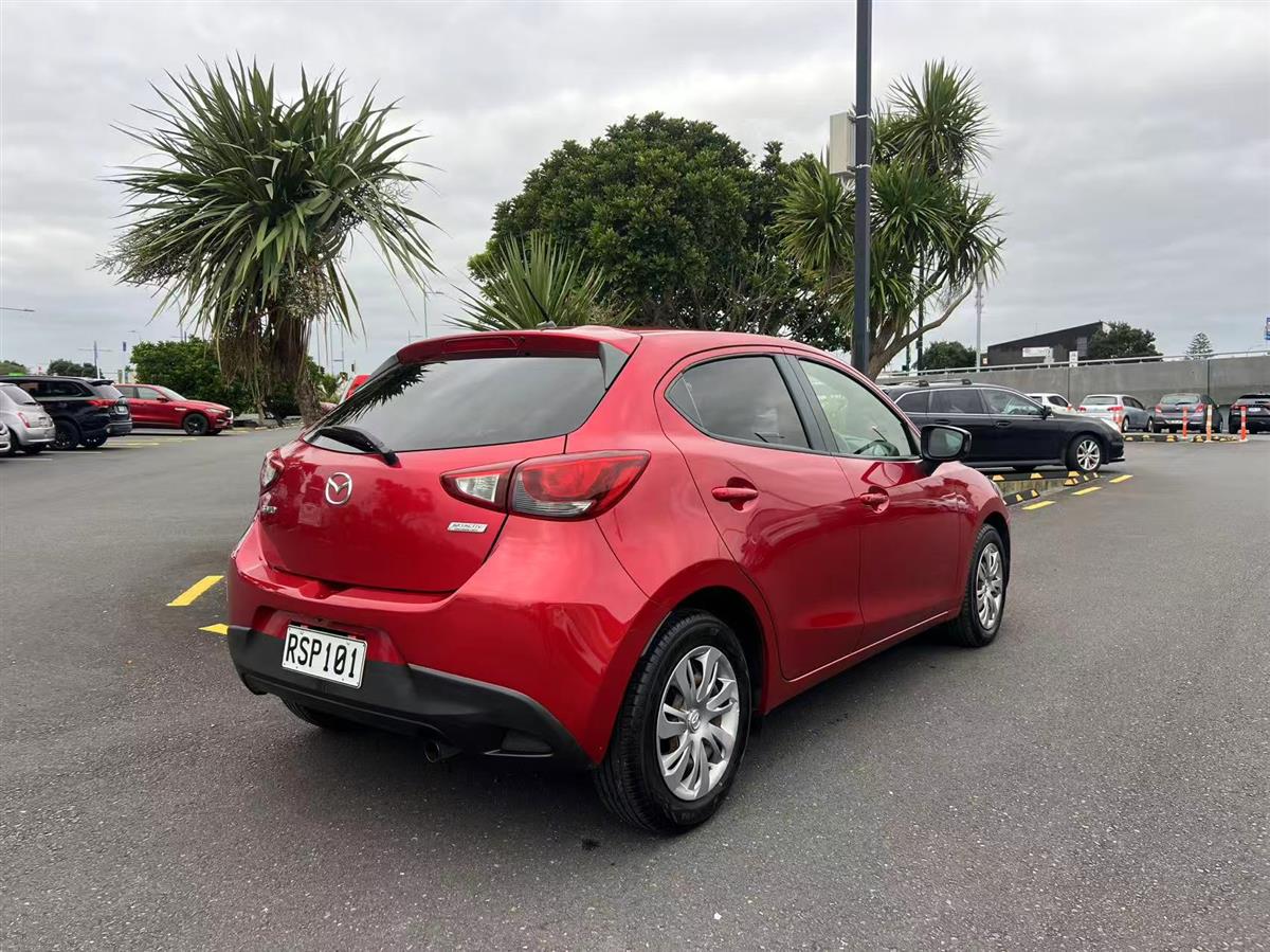 2015 Mazda Demio thumbnail