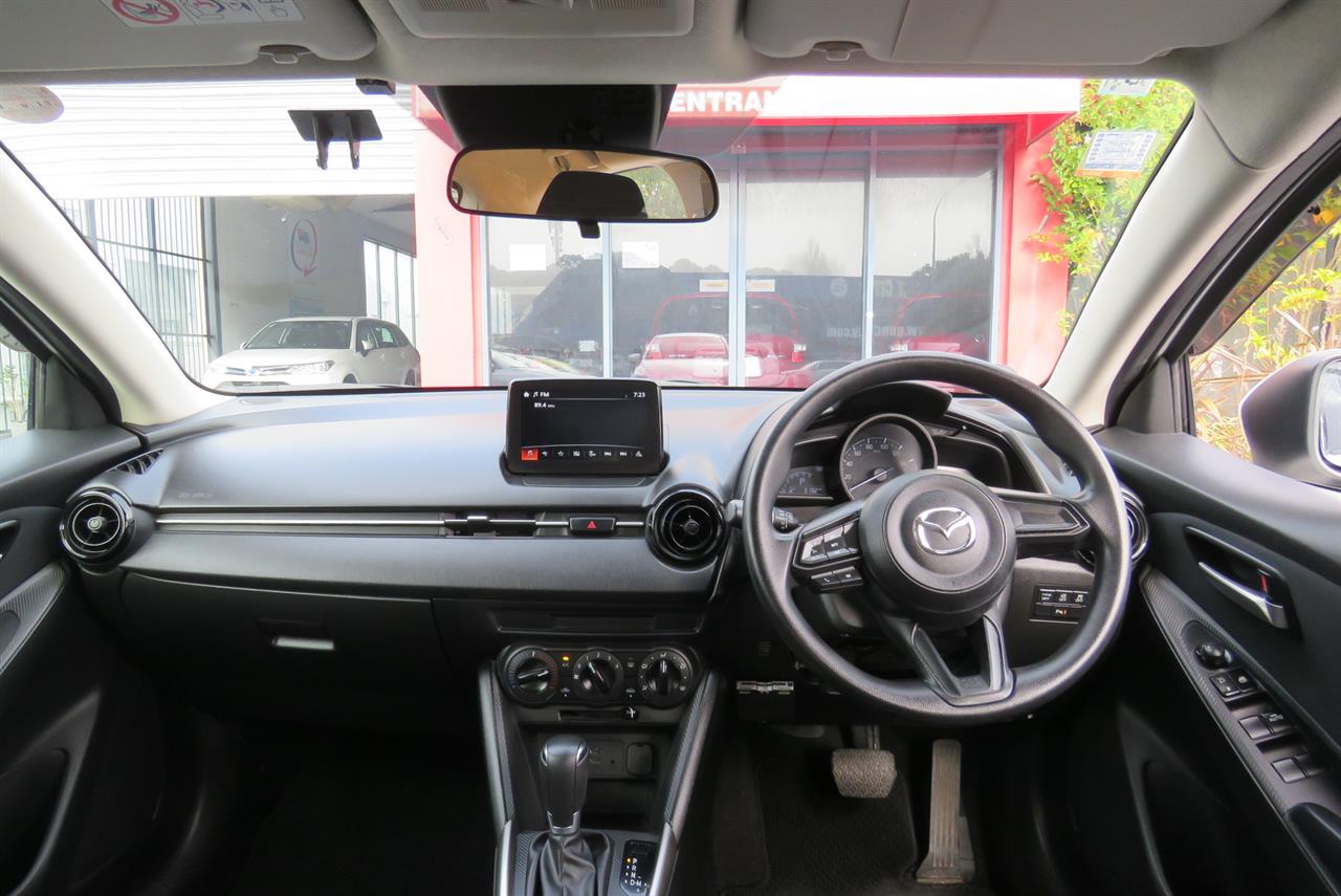2020 Mazda 2 thumbnail