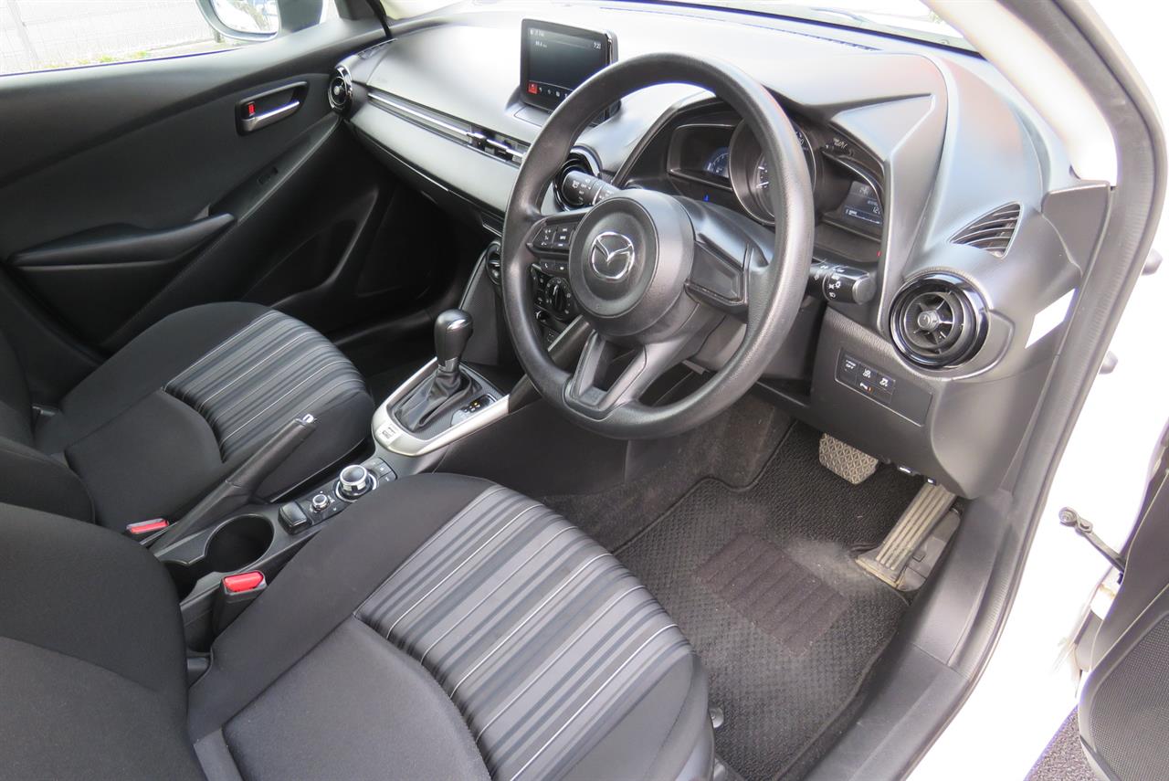 2020 Mazda 2 thumbnail