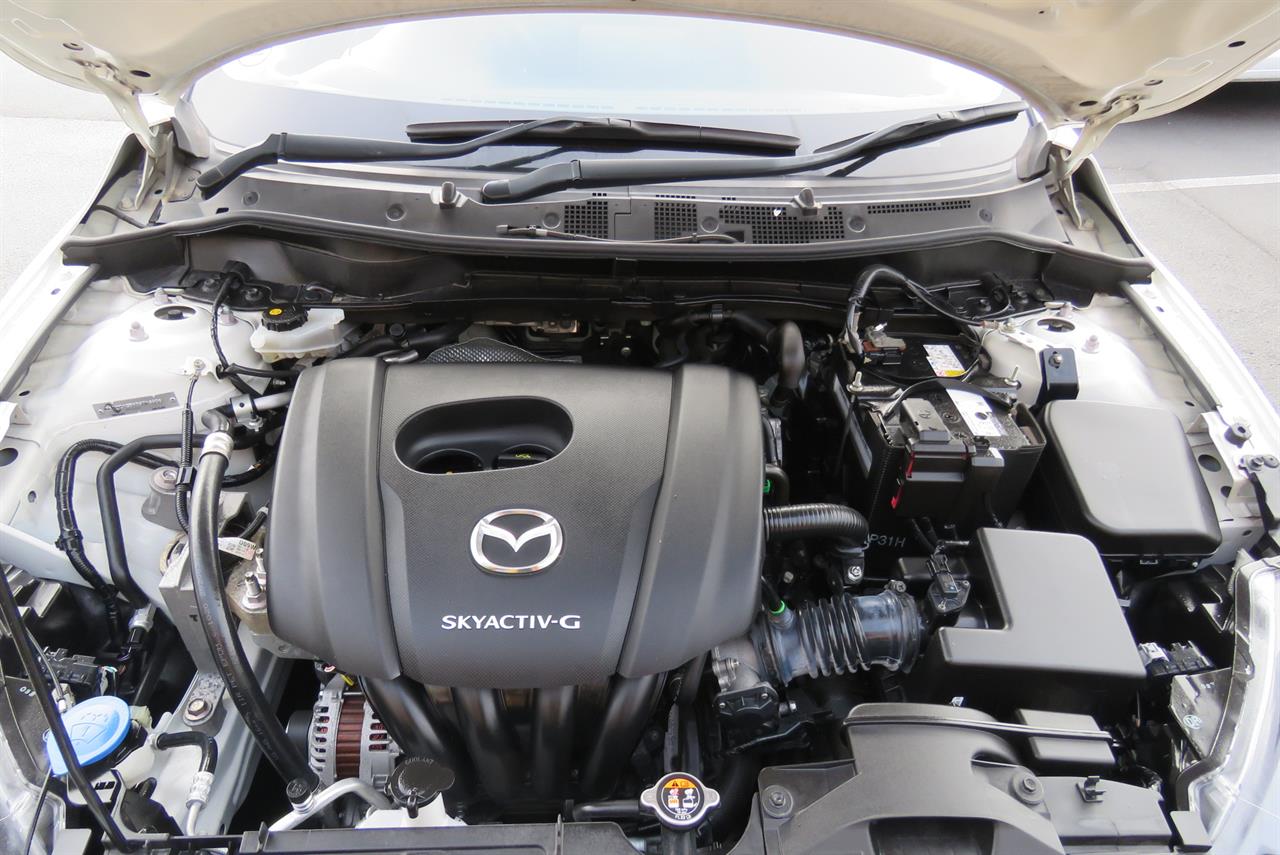 2020 Mazda 2 thumbnail
