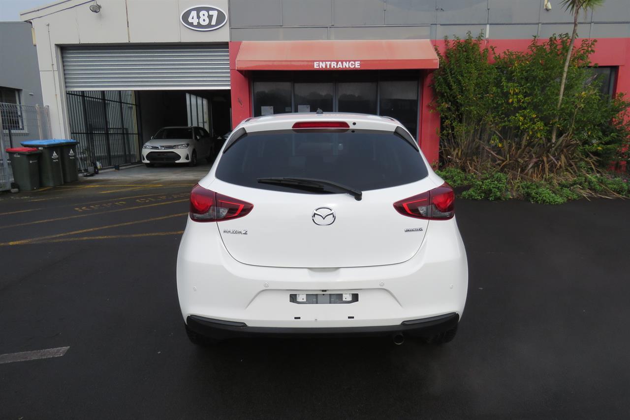 2020 Mazda 2 thumbnail