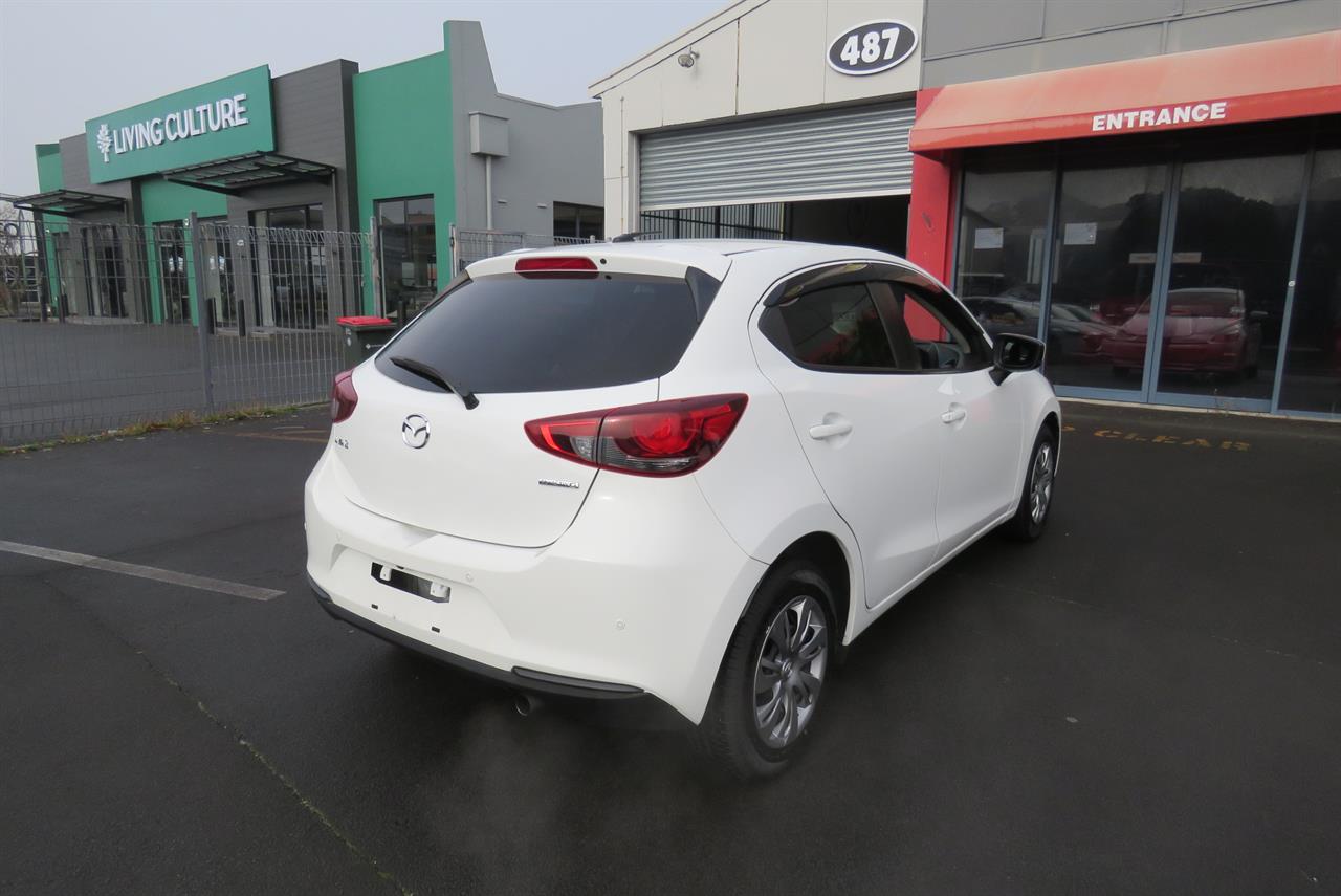 2020 Mazda 2 thumbnail