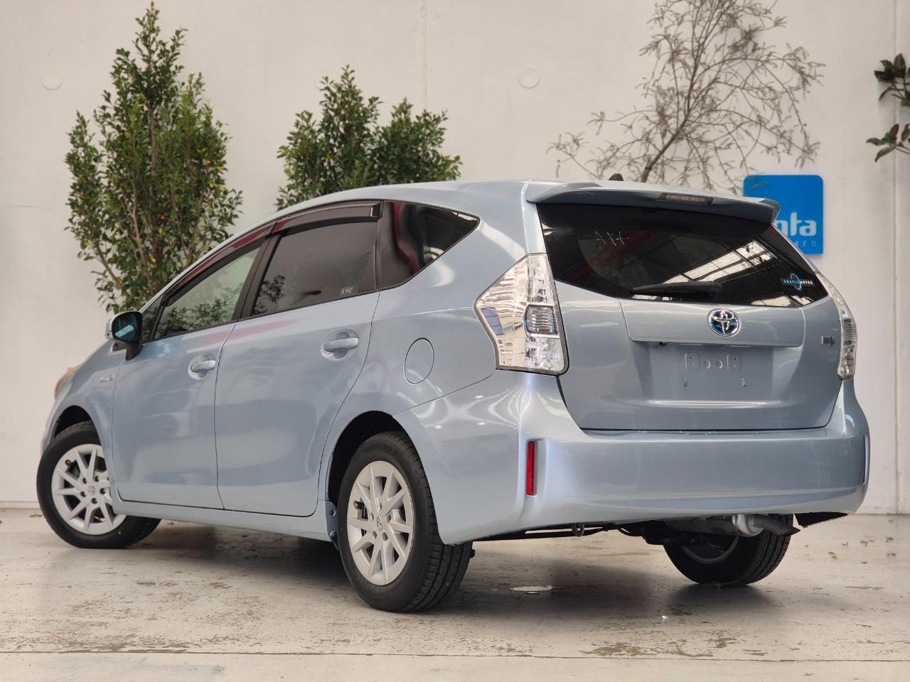 2013 Toyota PRIUS thumbnail