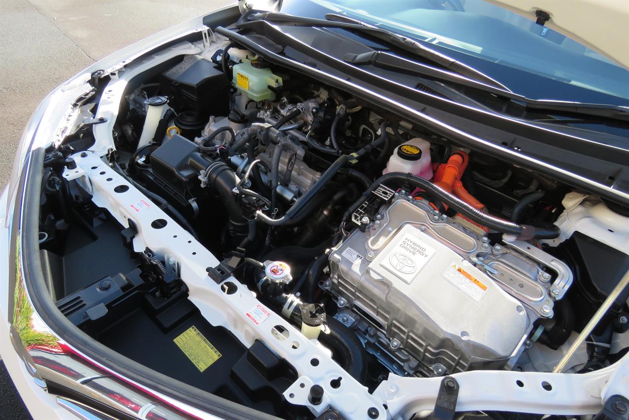 2015 Toyota Corolla thumbnail