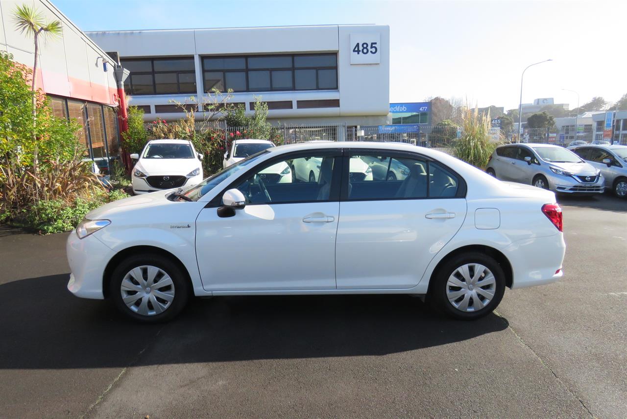 2015 Toyota Corolla thumbnail