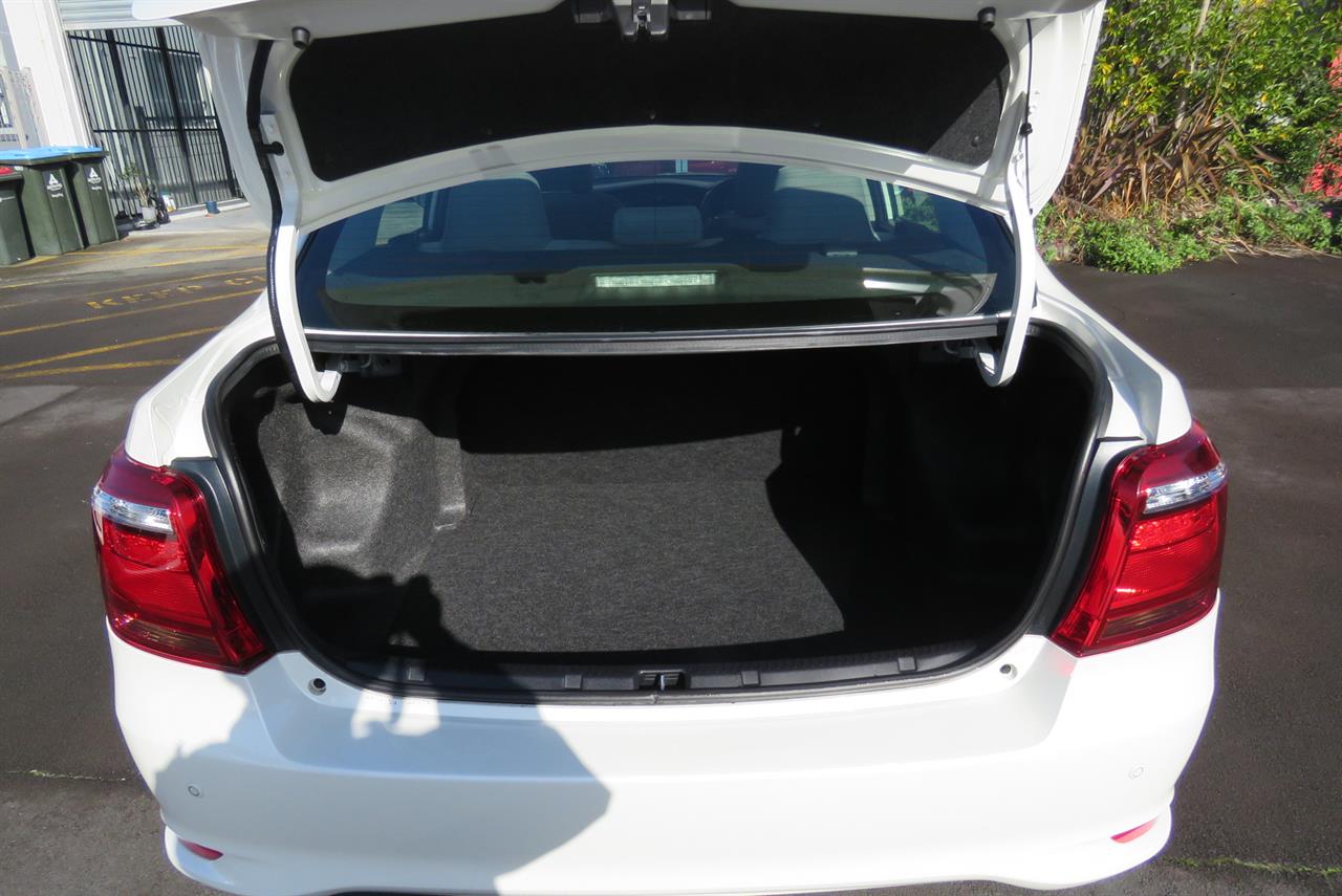 2015 Toyota Corolla thumbnail