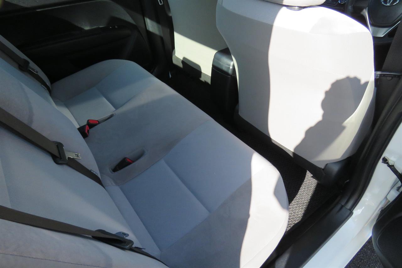 2015 Toyota Corolla thumbnail