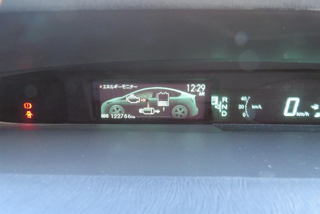 2015 Toyota Prius thumbnail