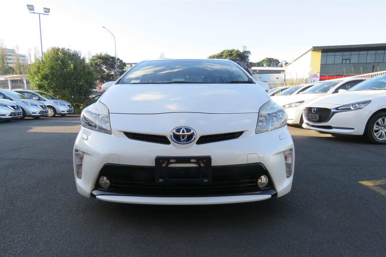 2015 Toyota Prius thumbnail