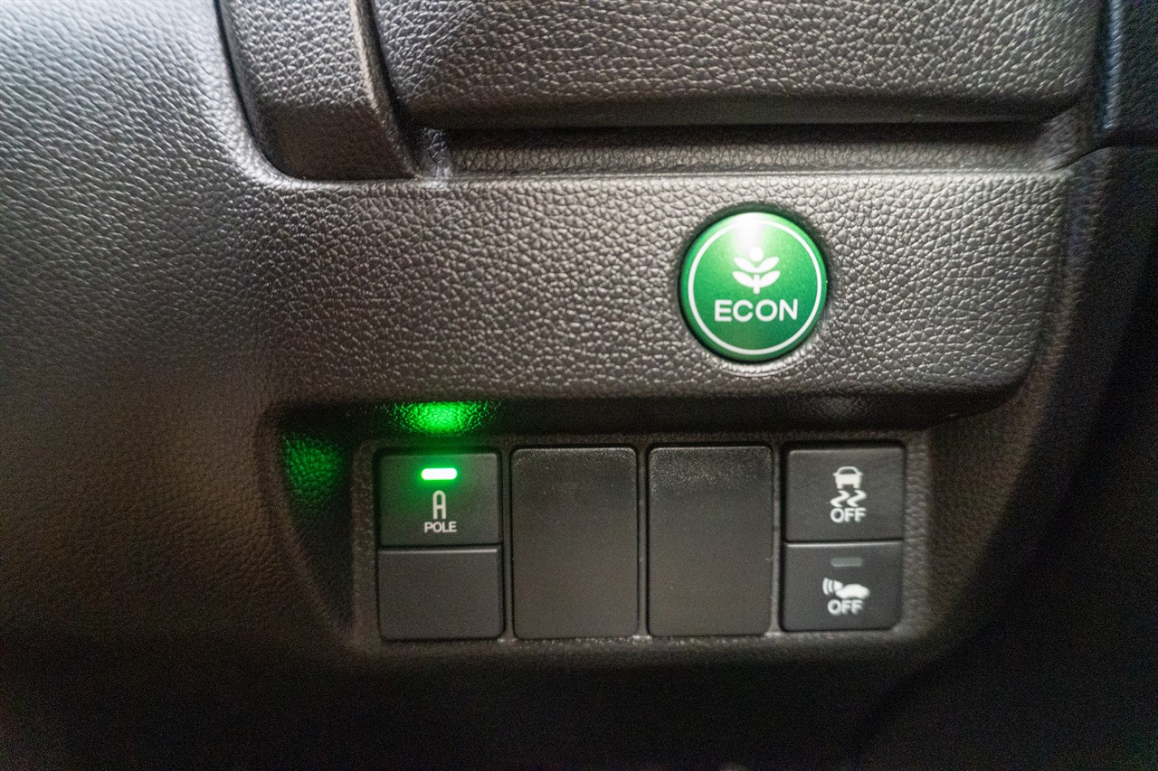 2014 Honda FIT thumbnail