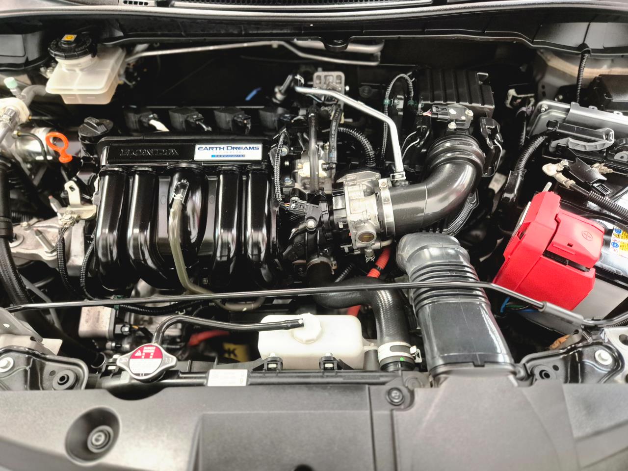 2016 Honda Grace thumbnail