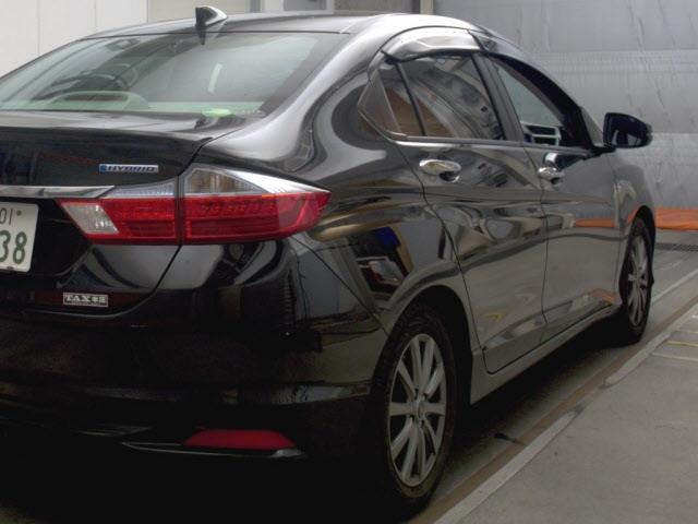 2016 Honda Grace thumbnail