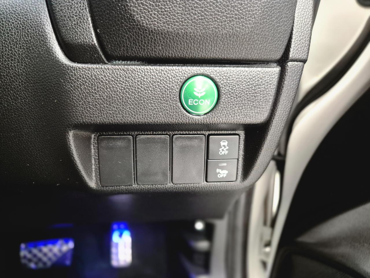 2014 Honda FIT thumbnail