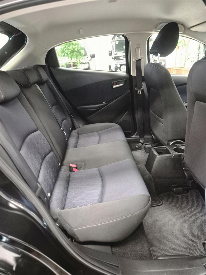 2016 Mazda Demio thumbnail