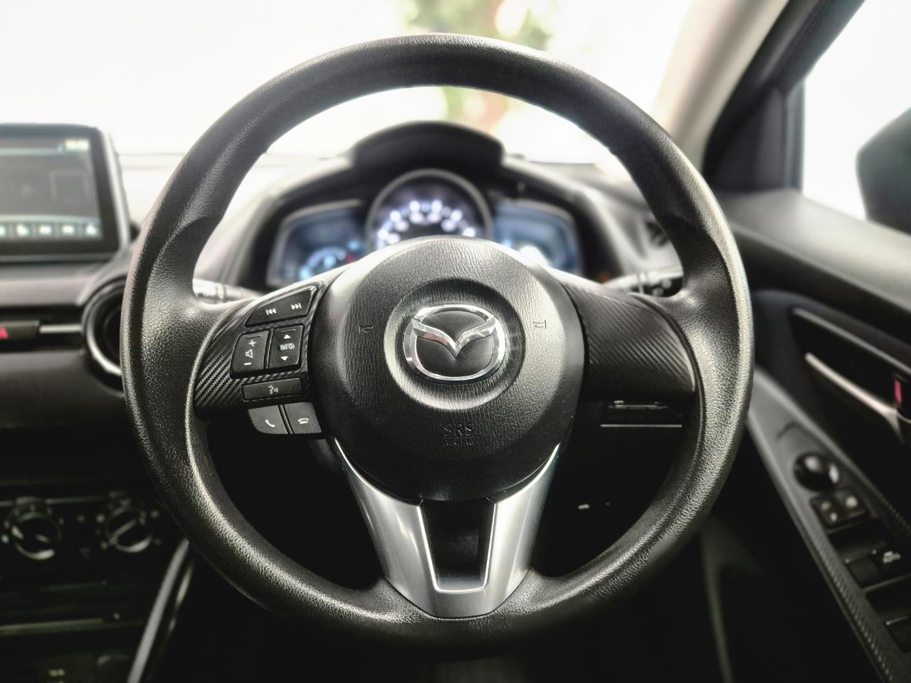 2016 Mazda Demio thumbnail