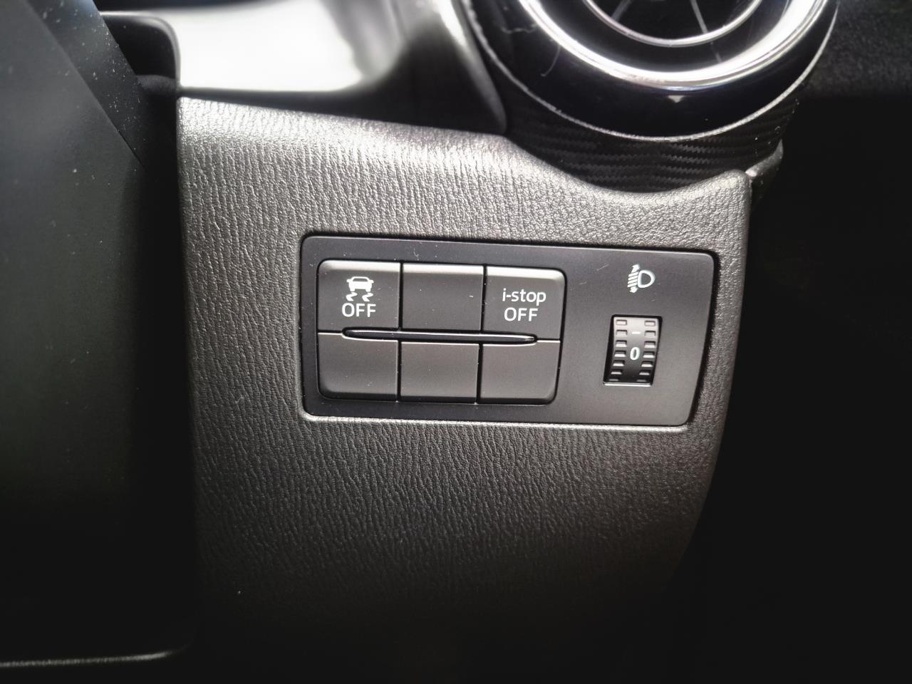 2016 Mazda Demio thumbnail