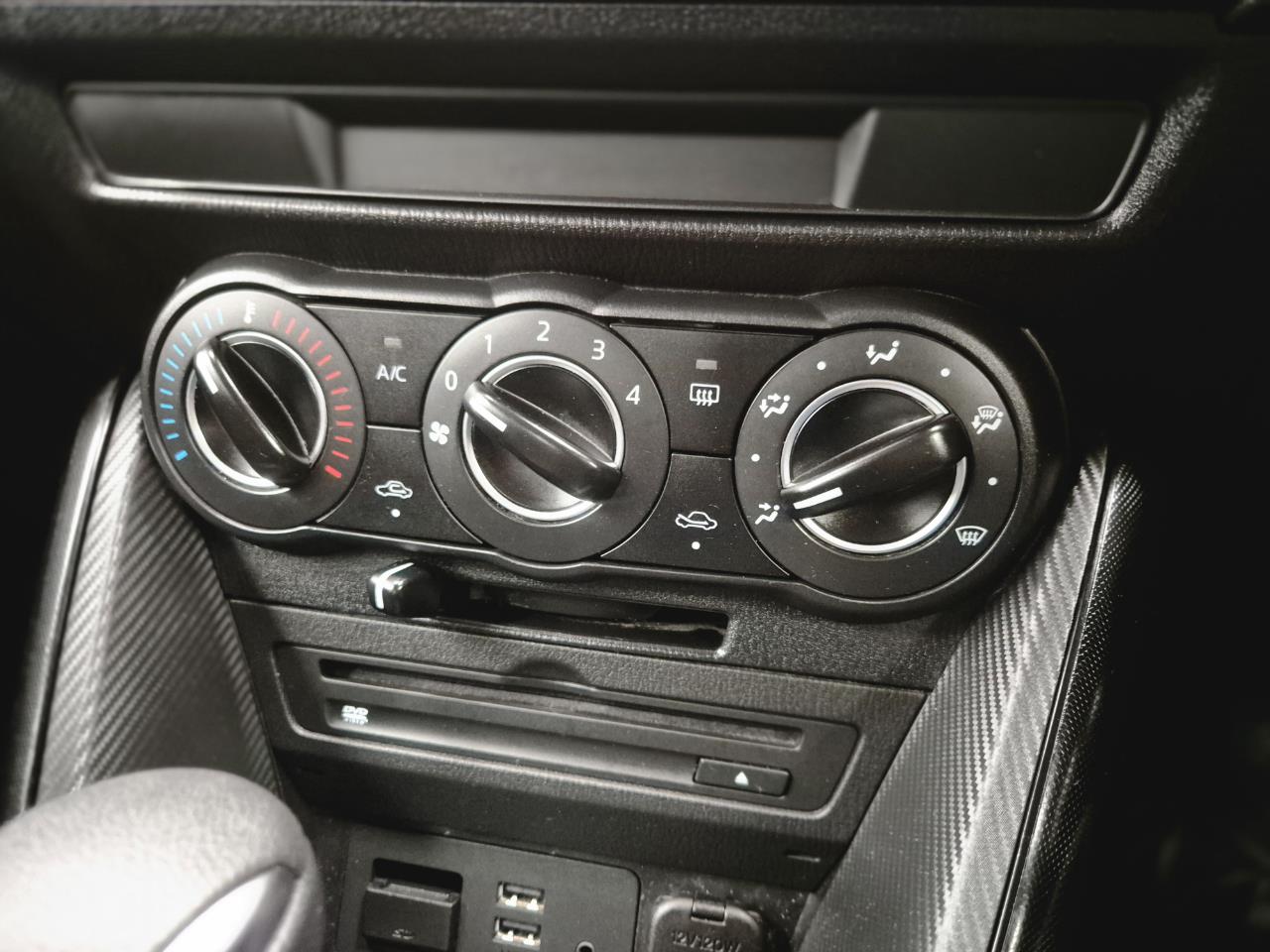 2016 Mazda Demio thumbnail
