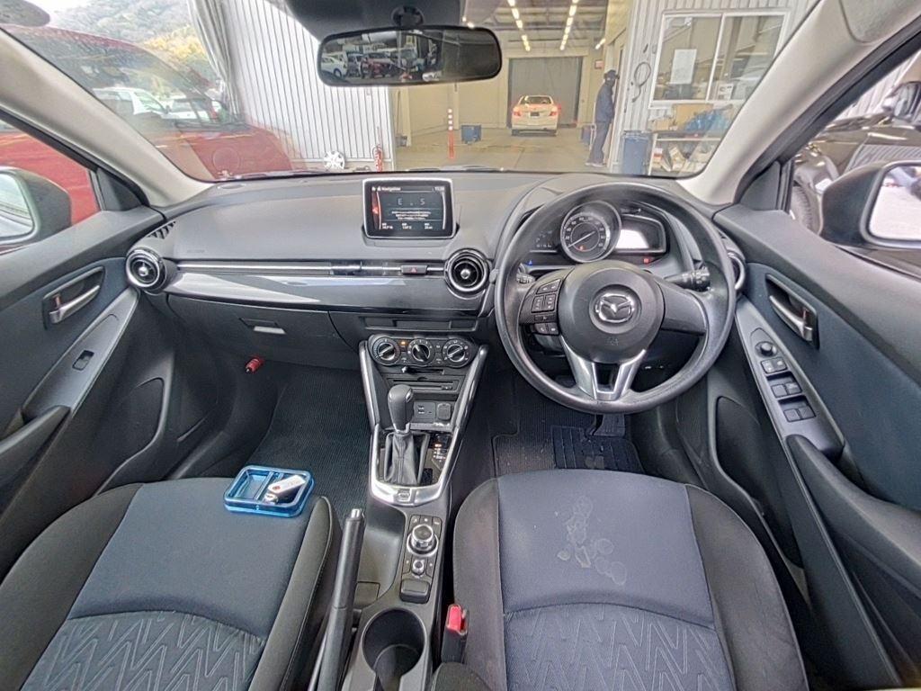 2016 Mazda Demio thumbnail
