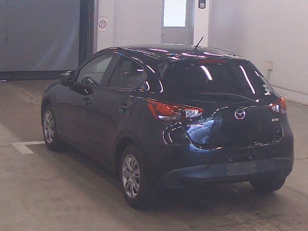 2016 Mazda Demio thumbnail